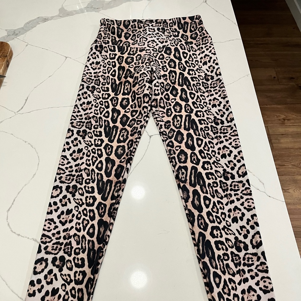 New without tags Onzie yoga pants